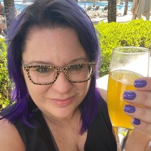 Meet your Posher, Lisa